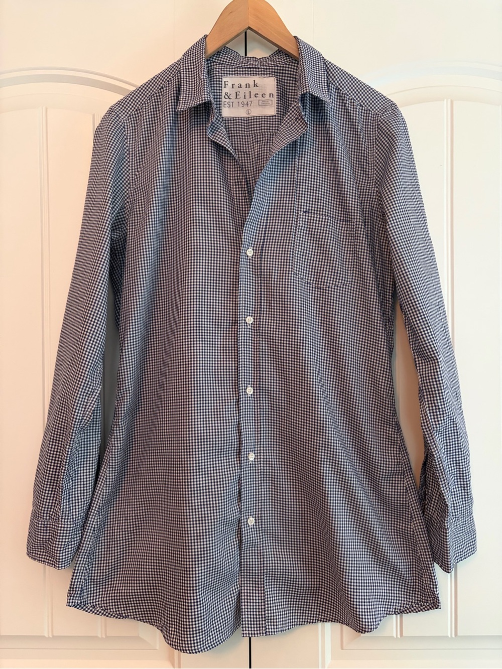 Frank & Eileen Long Sleeve Button Down Tunic Shirt Womens Sz L V Neck Navy White